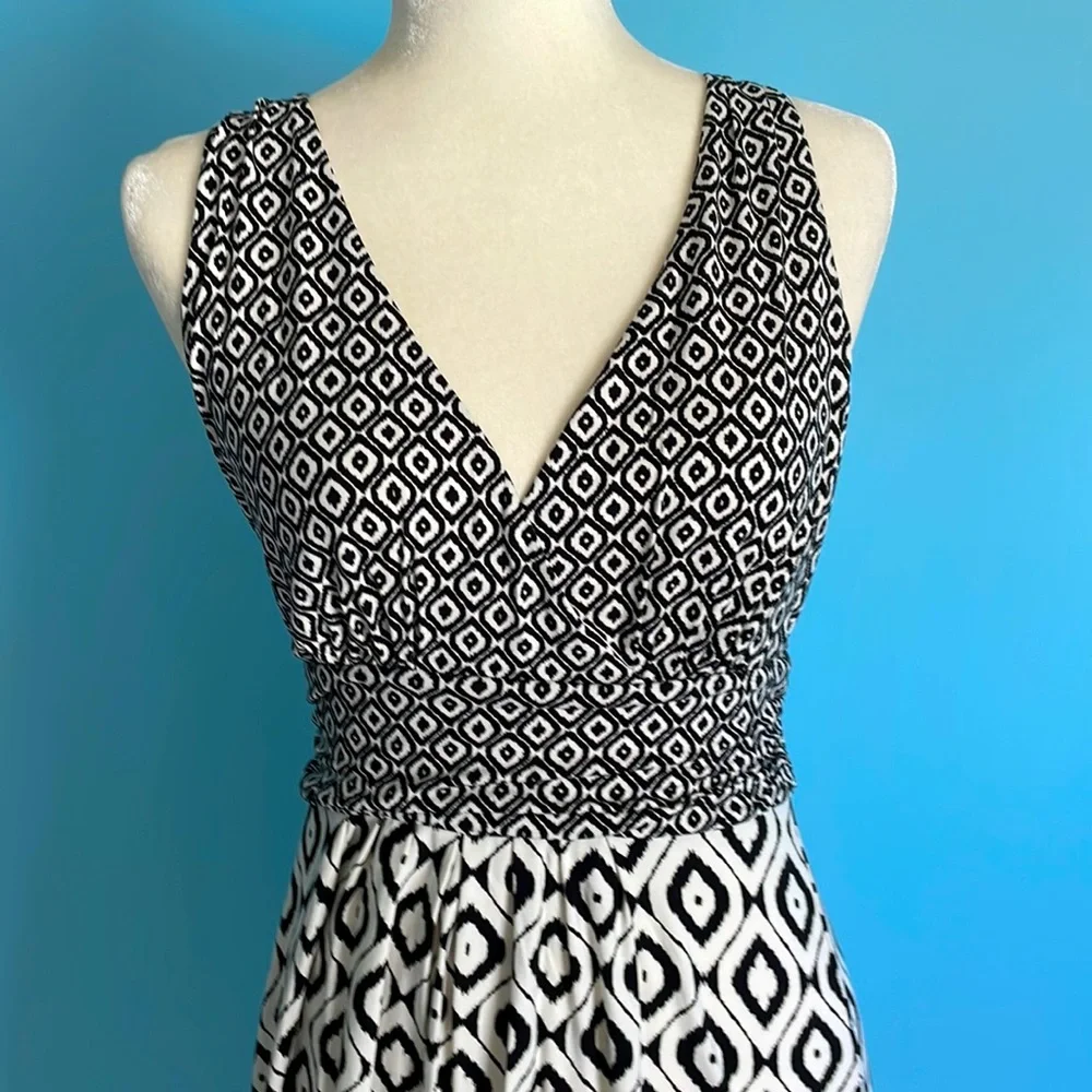 Ann Taylor Black & White Dress Size Small - Picture 2 of 7